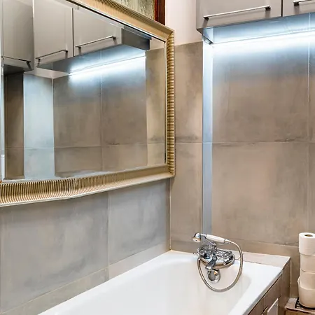 Flat At Powisle Great Location *